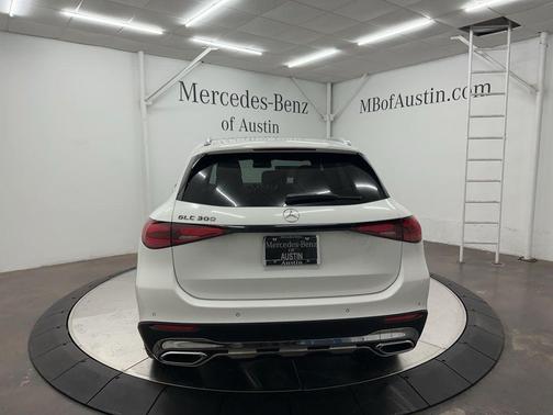 2026 Mercedes-Benz GLC 300 Base