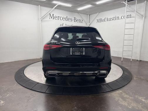 2026 Mercedes-Benz GLC 300 Base