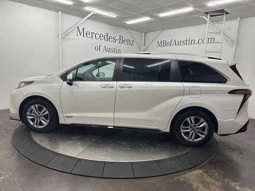 2021 Toyota Sienna Limited