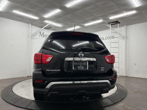 2017 Nissan Pathfinder SV