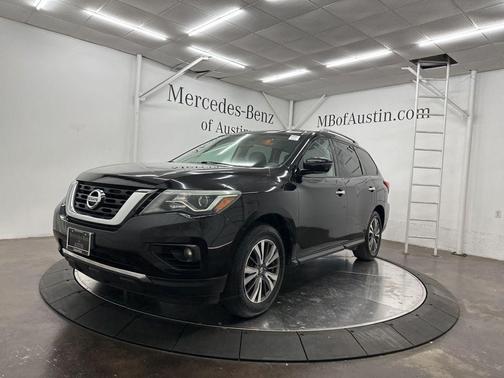 2017 Nissan Pathfinder SV
