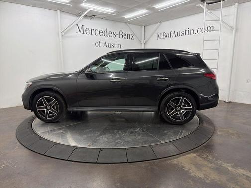 Graphite Gray Metallic 2026 Mercedes-Benz GLC 300 Base 4MATIC