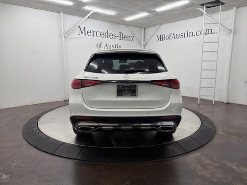 Polar White 2026 Mercedes-Benz GLC 300 Base