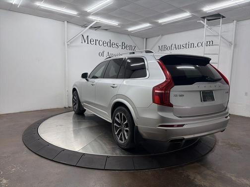 2018 Volvo XC90 T6 Momentum