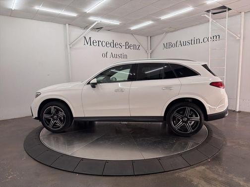 Polar White 2026 Mercedes-Benz GLC 300 Base