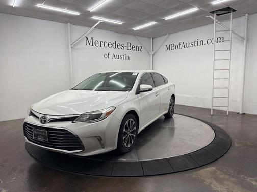 2018 Toyota Avalon XLE