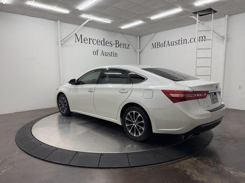 2018 Toyota Avalon XLE