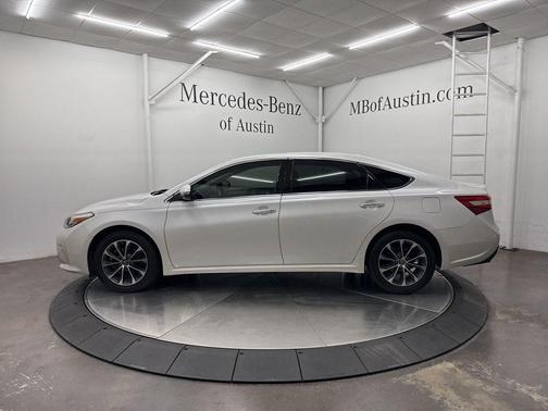 2018 Toyota Avalon XLE