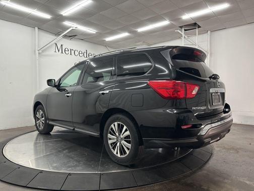 Magnetic Black Pearl 2020 Nissan Pathfinder SV