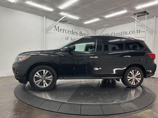Magnetic Black Pearl 2020 Nissan Pathfinder SV