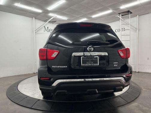 Magnetic Black Pearl 2020 Nissan Pathfinder SV