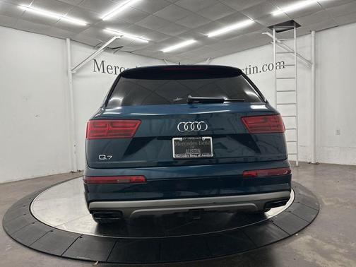 Galaxy Blue Metallic 2019 Audi Q7 55 Premium Plus