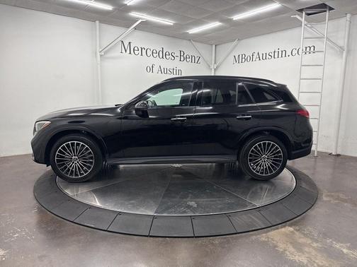 2026 Mercedes-Benz GLC 300 Base