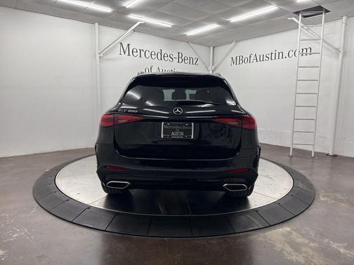 2026 Mercedes-Benz GLC 300 Base