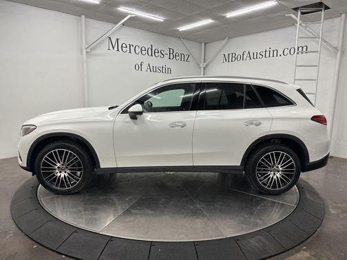 Polar White 2026 Mercedes-Benz GLC 300 Base