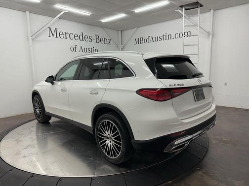 Polar White 2026 Mercedes-Benz GLC 300 Base