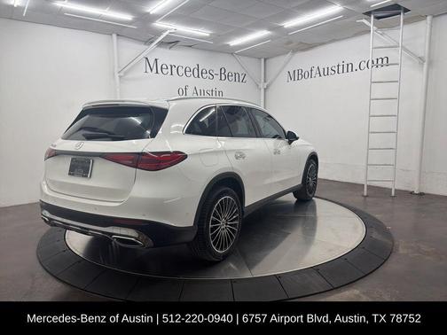 Polar White 2026 Mercedes-Benz GLC 300 Base
