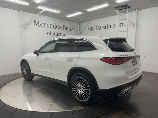 2026 Mercedes-Benz GLC 300 Base