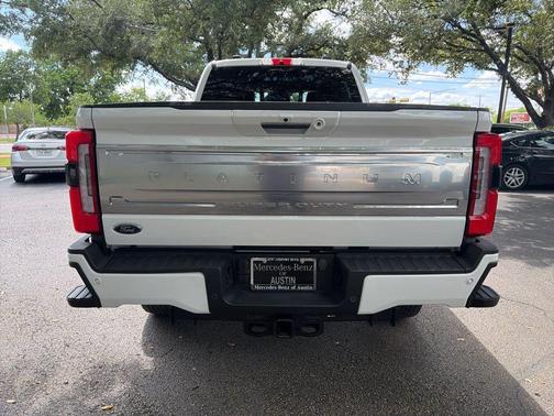 White Metallic 2024 Ford F-250 Platinum