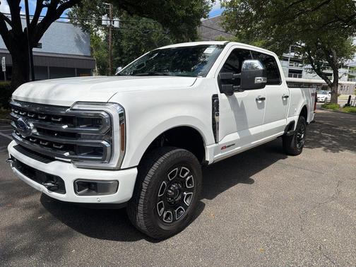 White Metallic 2024 Ford F-250 Platinum