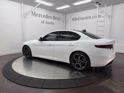 Alfa White 2023 Alfa Romeo Giulia Ti