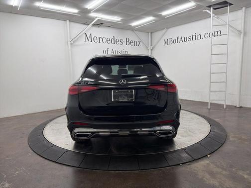 2026 Mercedes-Benz GLC 300 Base