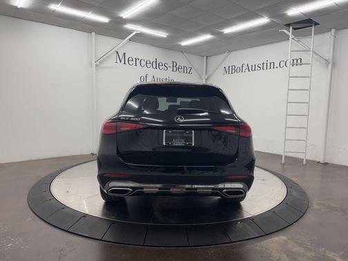 2026 Mercedes-Benz GLC 300 Base