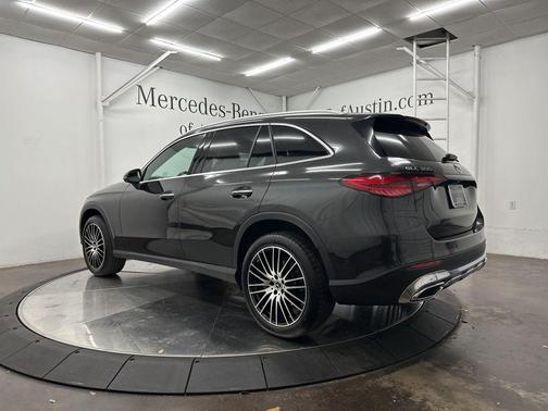 2025 Mercedes-Benz GLC 300 Base