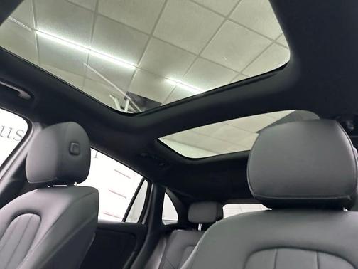 2025 Mercedes-Benz GLA 250 Base
