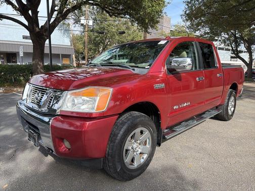 2014 Nissan Titan SV