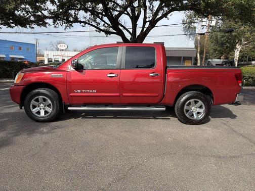 2014 Nissan Titan SV