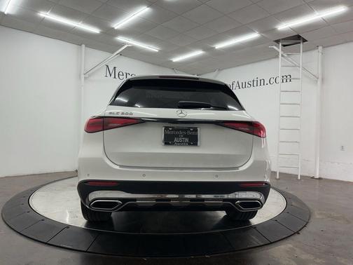 2025 Mercedes-Benz GLC 300 Base