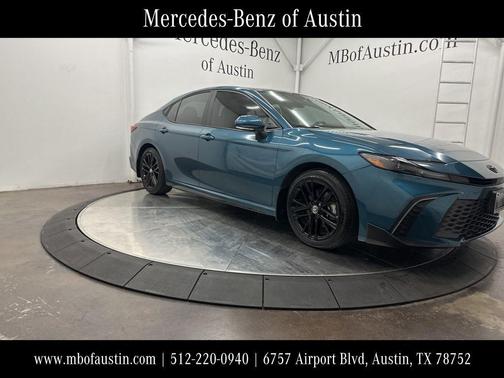 Ocean 2025 Toyota Camry SE