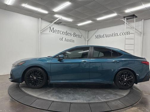 Ocean 2025 Toyota Camry SE