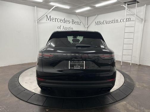 2023 Porsche Cayenne Base