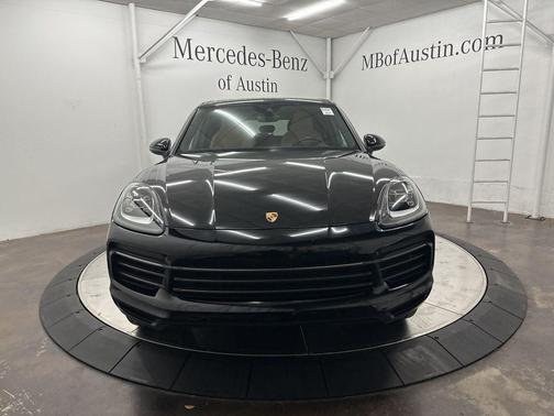 2023 Porsche Cayenne Base