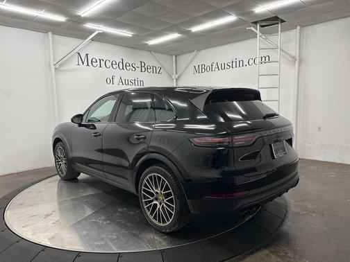 2023 Porsche Cayenne Base