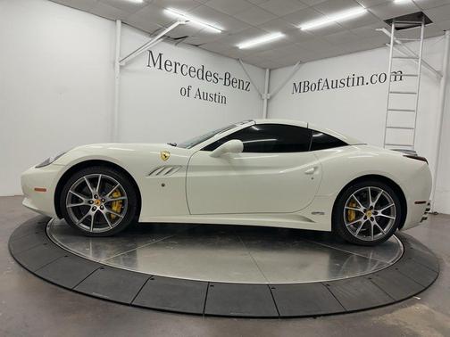 2011 Ferrari California Base
