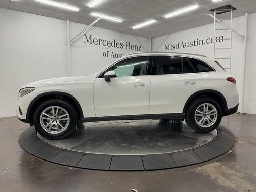 2025 Mercedes-Benz GLC 300 Base