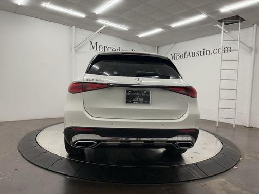 2025 Mercedes-Benz GLC 300 Base
