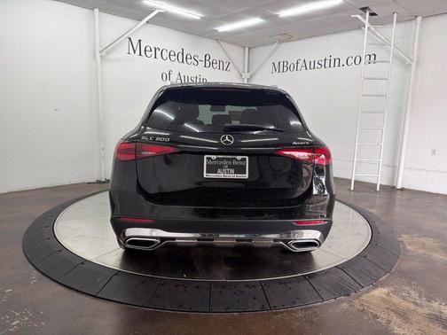 Black 2027 Mercedes-Benz GLC 300