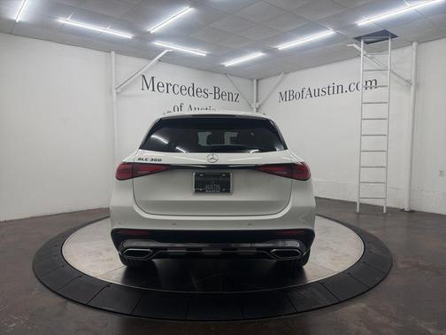 Polar White 2026 Mercedes-Benz GLC 300 Base