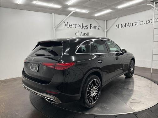 2026 Mercedes-Benz GLC 300 Base