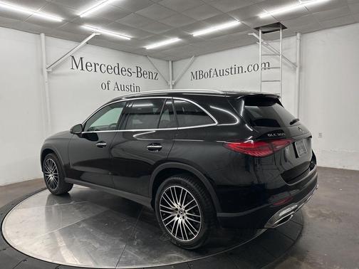 2026 Mercedes-Benz GLC 300 Base