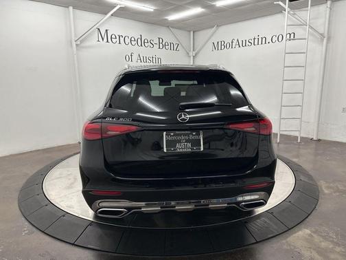 2026 Mercedes-Benz GLC 300 Base