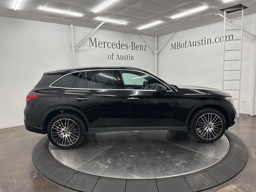 2026 Mercedes-Benz GLC 300 Base