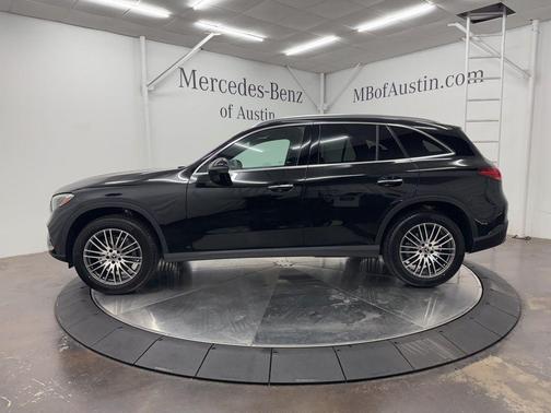 2025 Mercedes-Benz GLC 300 Base