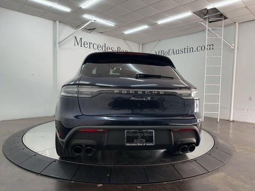 Gentian Blue Metallic 2022 Porsche Macan S