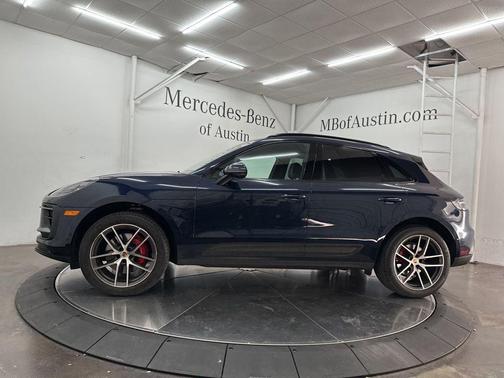 Gentian Blue Metallic 2022 Porsche Macan S