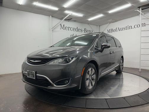 Granite Crystal Clearcoat Metallic 2018 Chrysler Pacifica Hybrid Limited